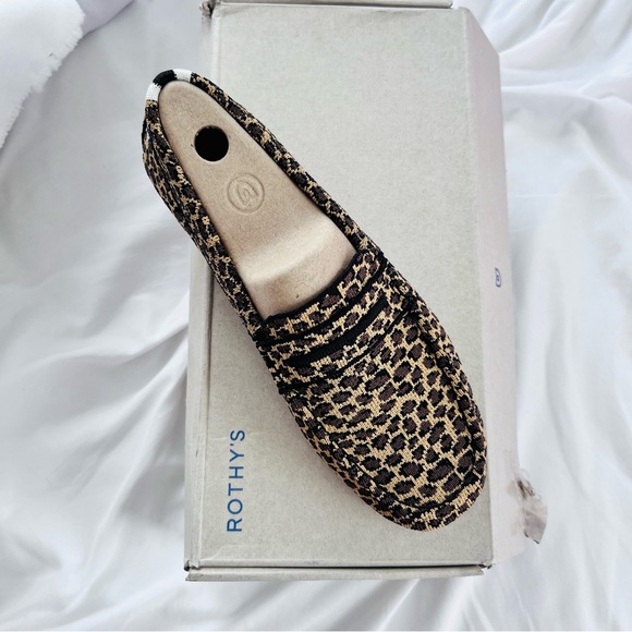 Rothy's NEW IN BOX The Driver Loafers in Little Cat Print Size 8 - Picture 2 of 11